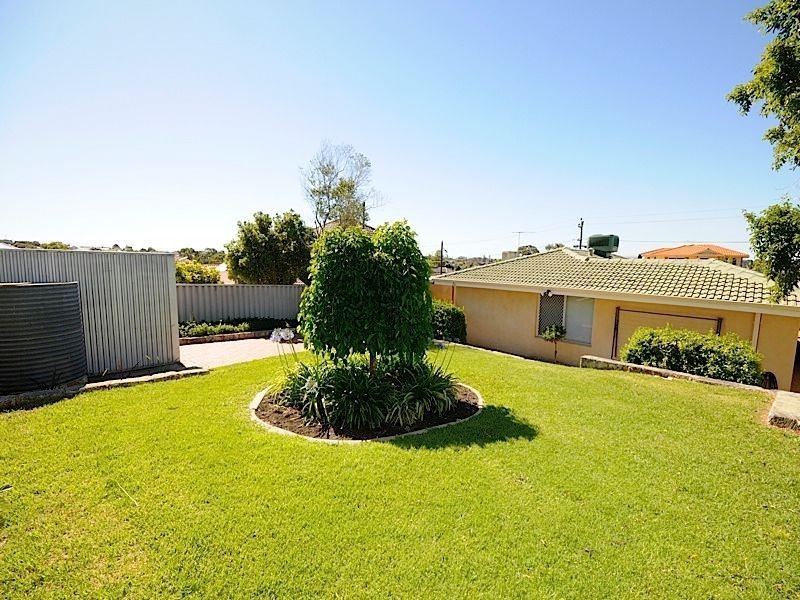 17 Michael Street, Beaconsfield WA 6162