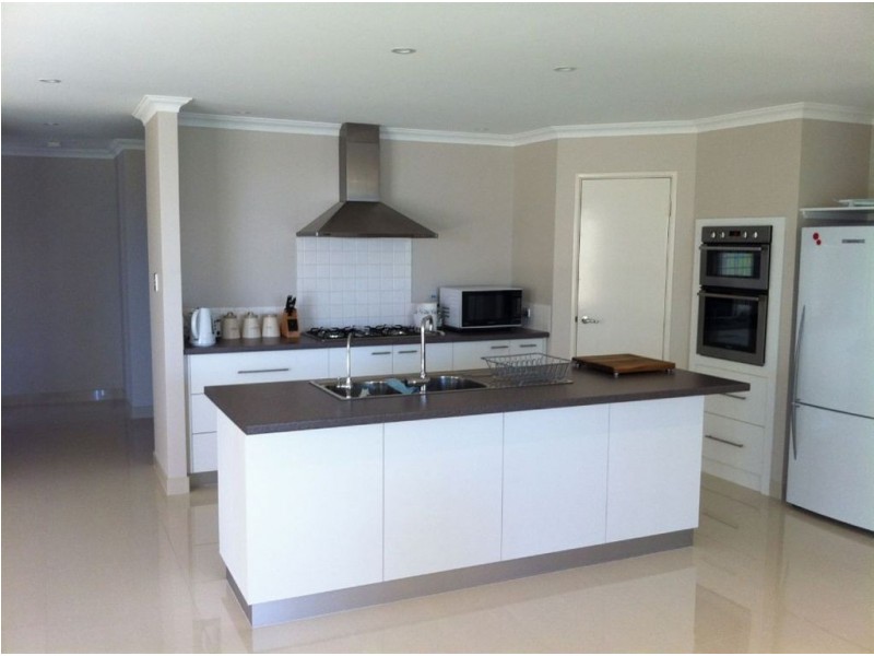 14 Liriope PWY, Sinagra WA 6065