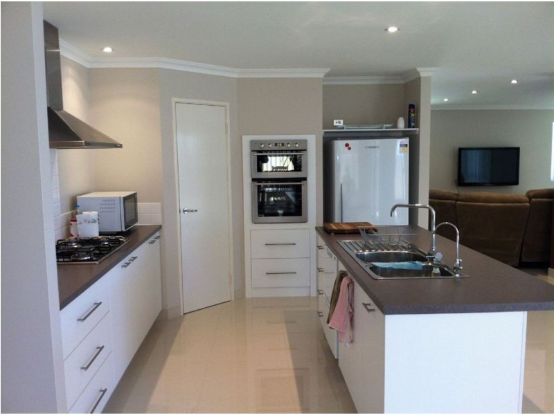 14 Liriope PWY, Sinagra WA 6065