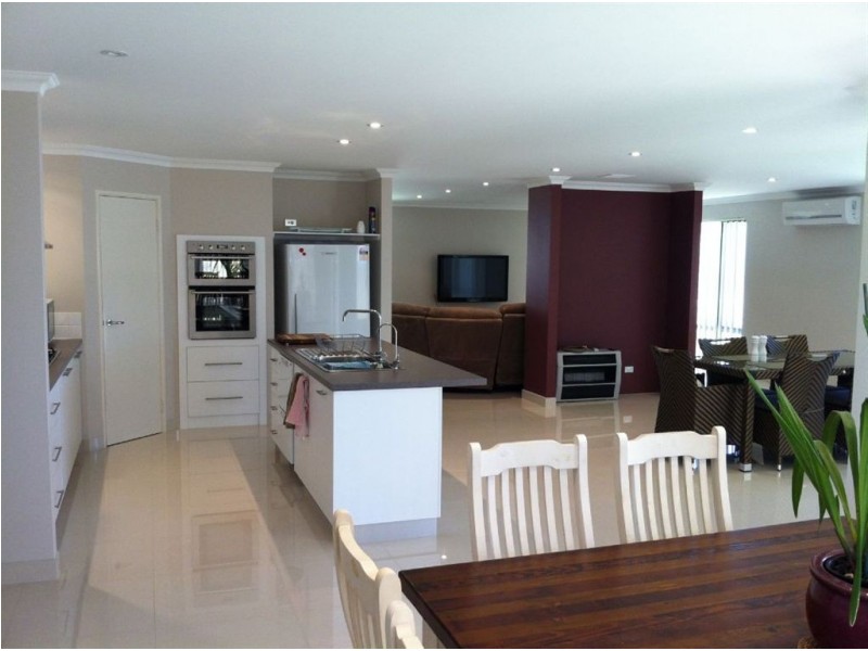 14 Liriope PWY, Sinagra WA 6065