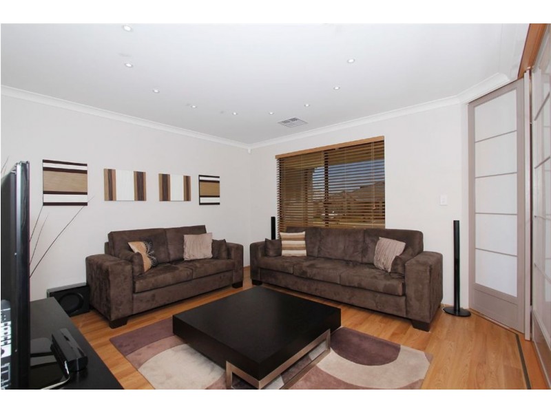 19 Camden Boulevard, Aubin Grove WA 6164