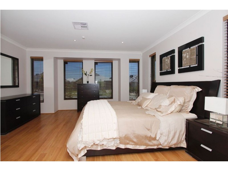 19 Camden Boulevard, Aubin Grove WA 6164