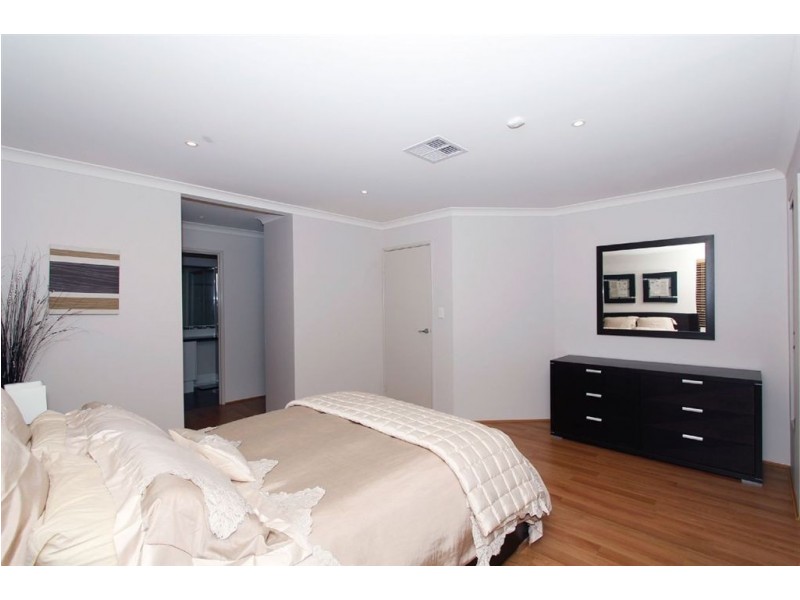 19 Camden Boulevard, Aubin Grove WA 6164