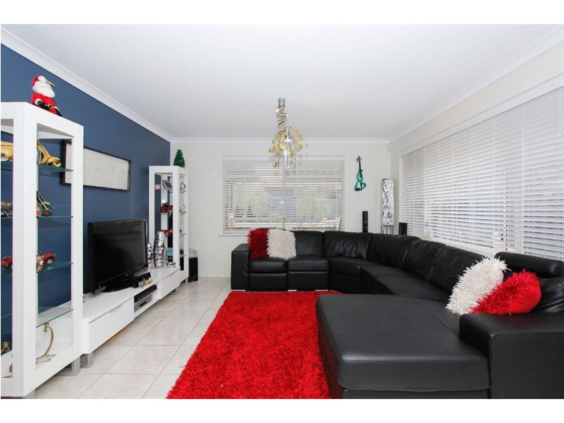 11 Constitution Gardens, Bibra Lake WA 6163