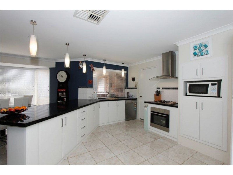11 Constitution Gardens, Bibra Lake WA 6163