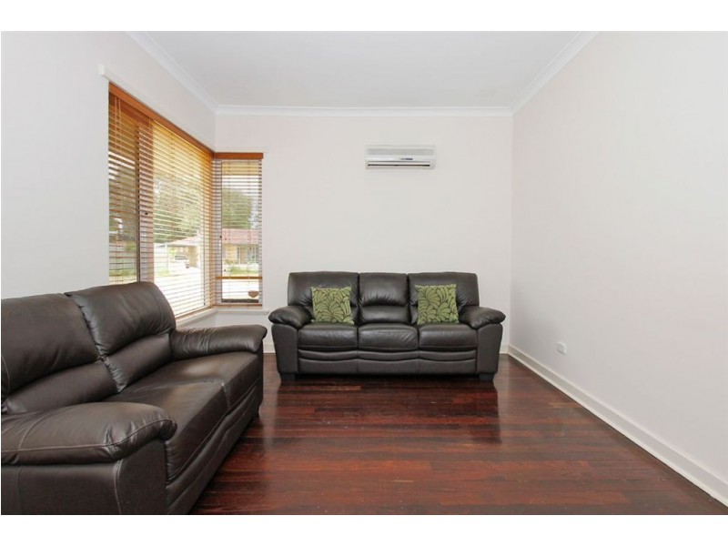 18 Oswald Street, Coolbellup WA 6163