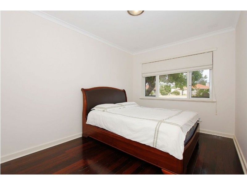 18 Oswald Street, Coolbellup WA 6163