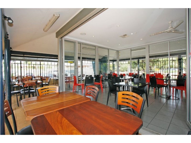 4 Powell Road, Coogee WA 6166