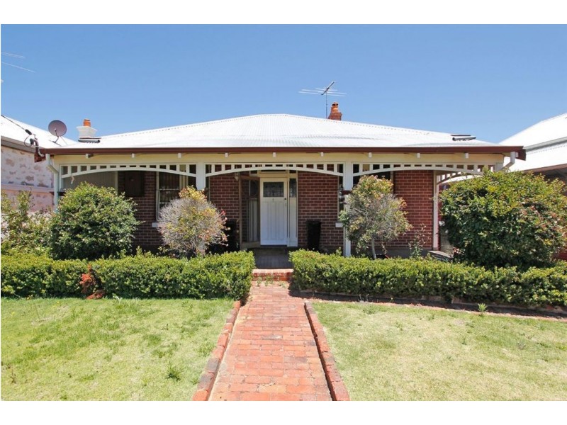 135 Edmund Street, Beaconsfield WA 6162