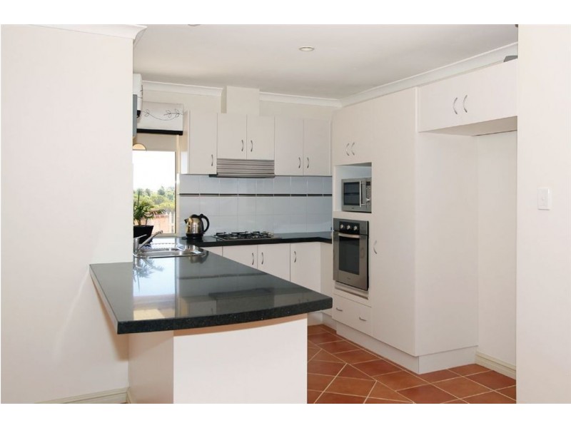 2/19 Geordie Court, Coogee WA 6166