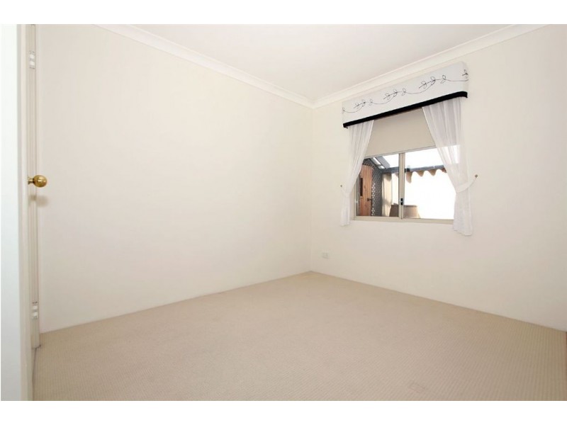 2/19 Geordie Court, Coogee WA 6166