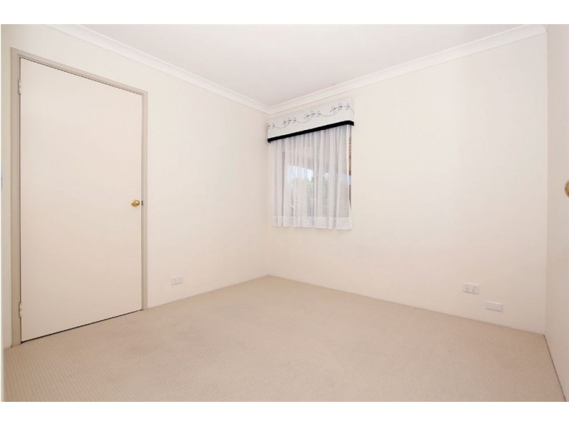 2/19 Geordie Court, Coogee WA 6166