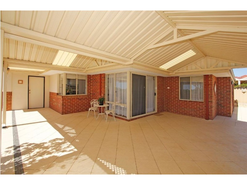 2/19 Geordie Court, Coogee WA 6166