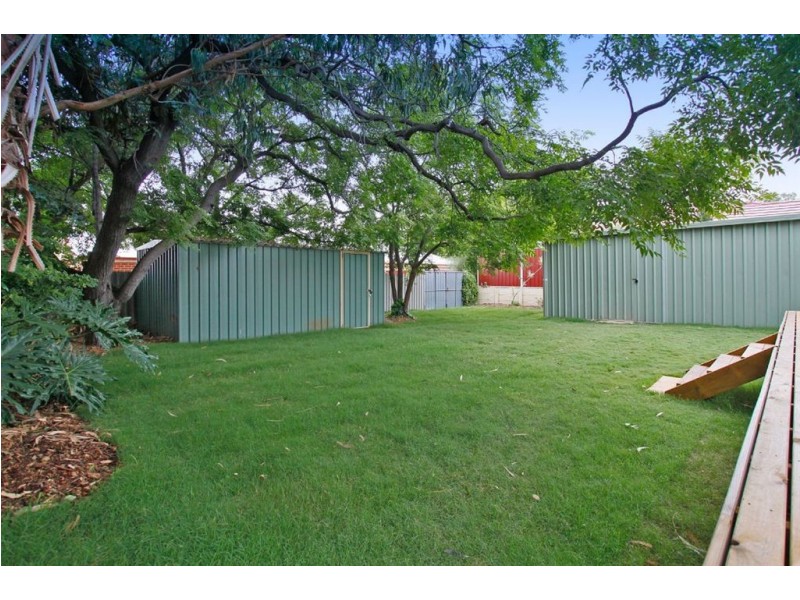 189 Carrington Street, Beaconsfield WA 6162