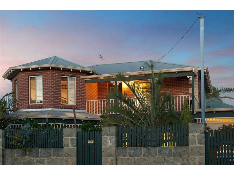 2/23 Pitts Lane, White Gum Valley WA 6162