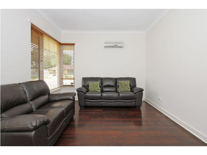 18 Oswald Street, Coolbellup WA 6163