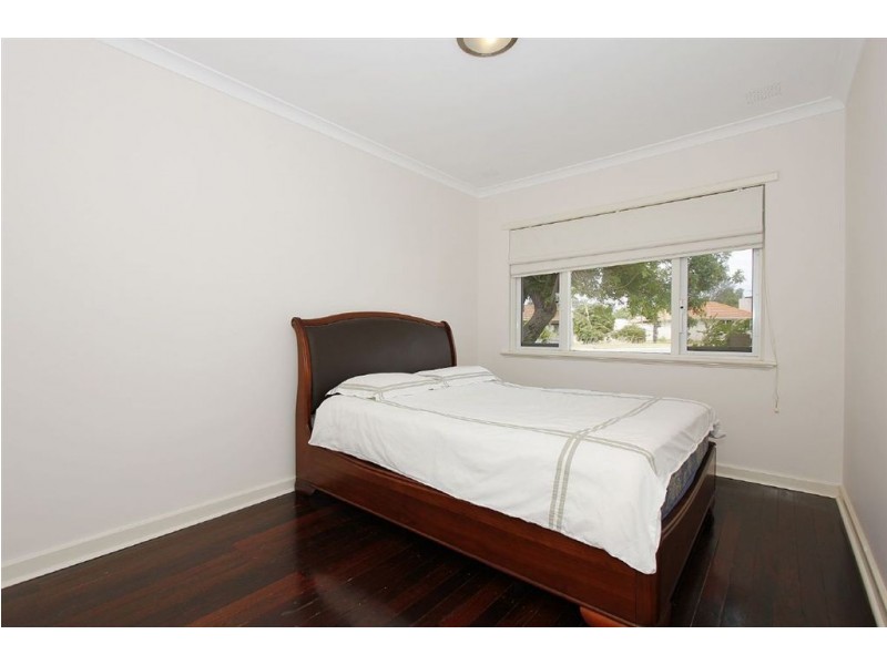 18 Oswald Street, Coolbellup WA 6163