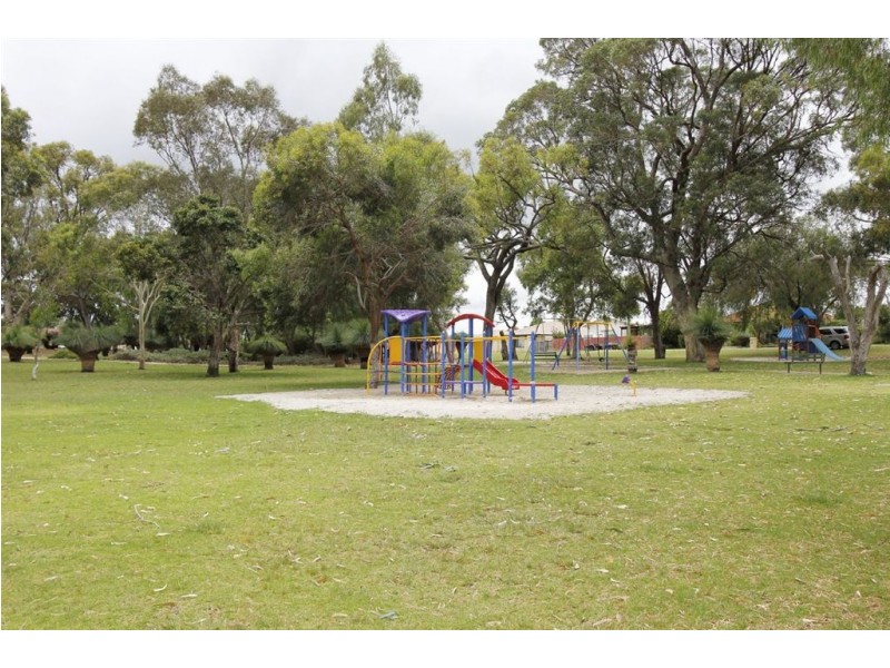 18 Oswald Street, Coolbellup WA 6163