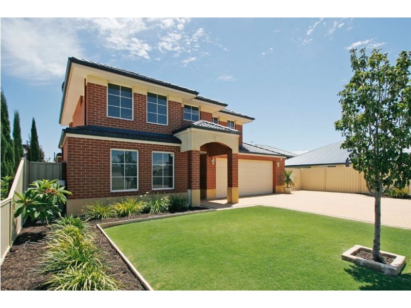 11 Leeuwin Vista, Munster WA 6166
