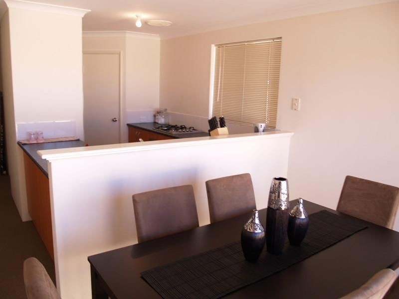 1/7 Barfield Road, Hammond Park WA 6164