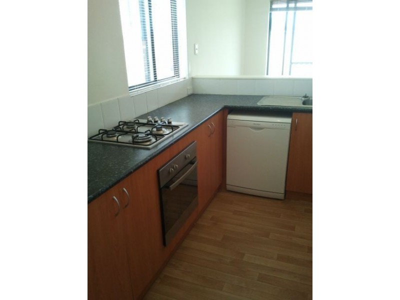 1/7 Barfield Road, Hammond Park WA 6164