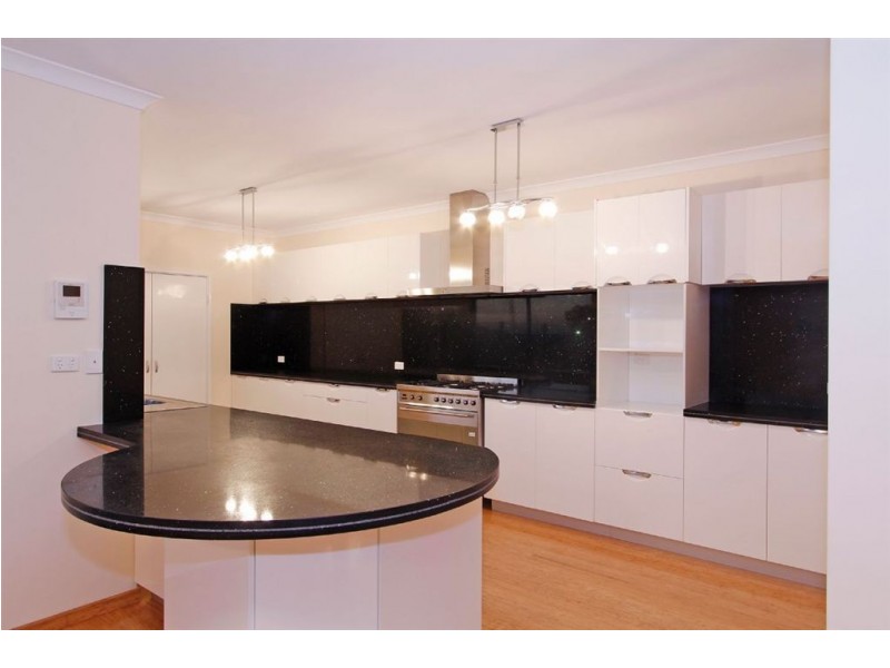 18 Tantabiddi Heights, Yangebup WA 6164