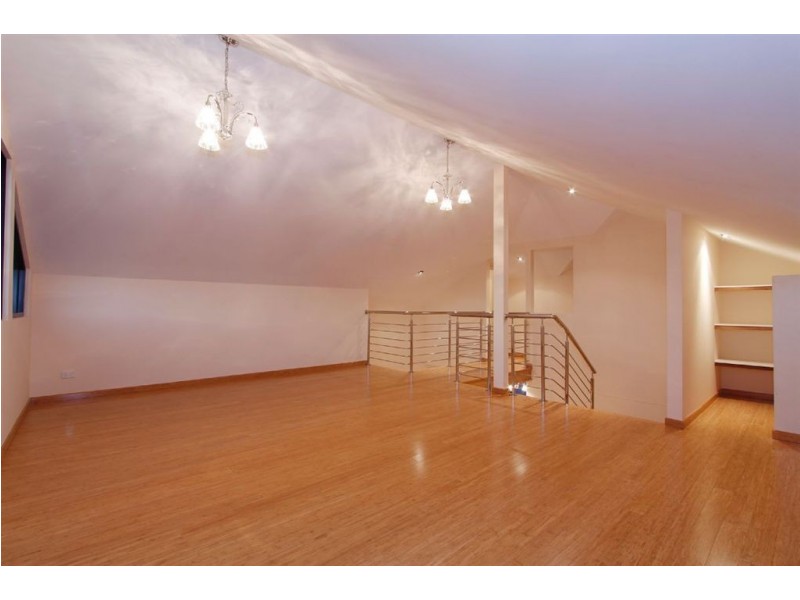 18 Tantabiddi Heights, Yangebup WA 6164