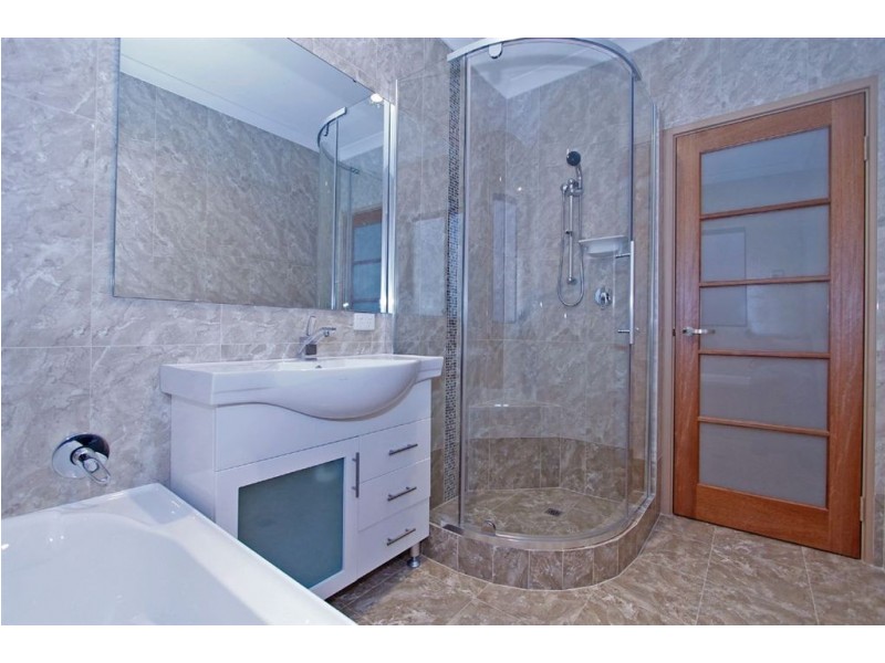 18 Tantabiddi Heights, Yangebup WA 6164