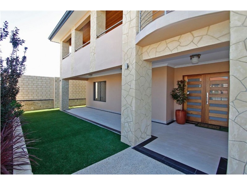 18 Tantabiddi Heights, Yangebup WA 6164