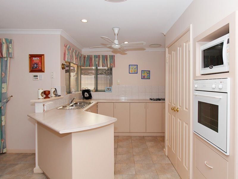 2/7 Marmand Court, Coogee WA 6166