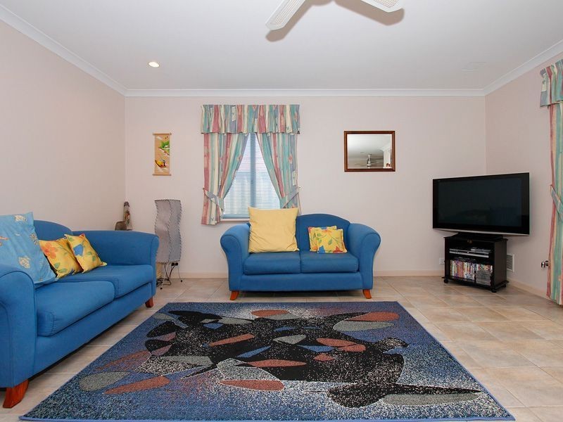 2/7 Marmand Court, Coogee WA 6166