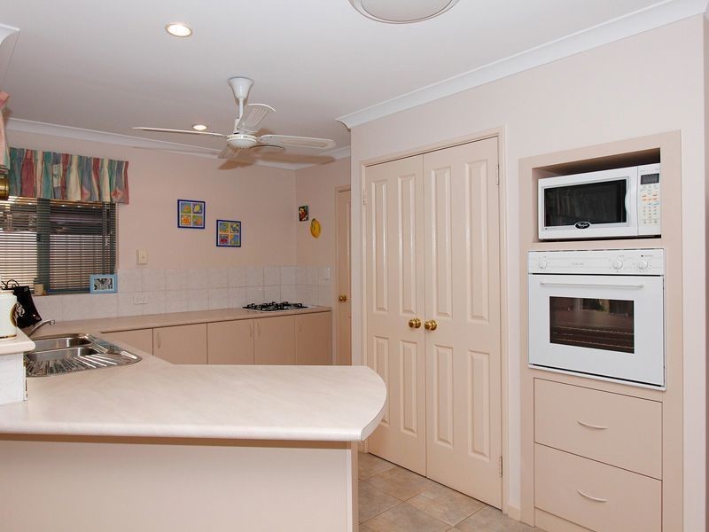 2/7 Marmand Court, Coogee WA 6166
