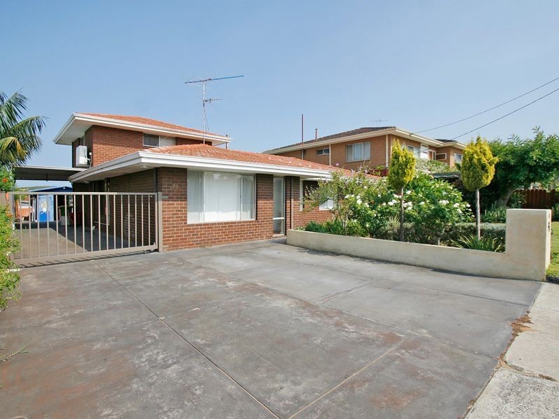 33 Hamilton Road, Hamilton Hill WA 6163