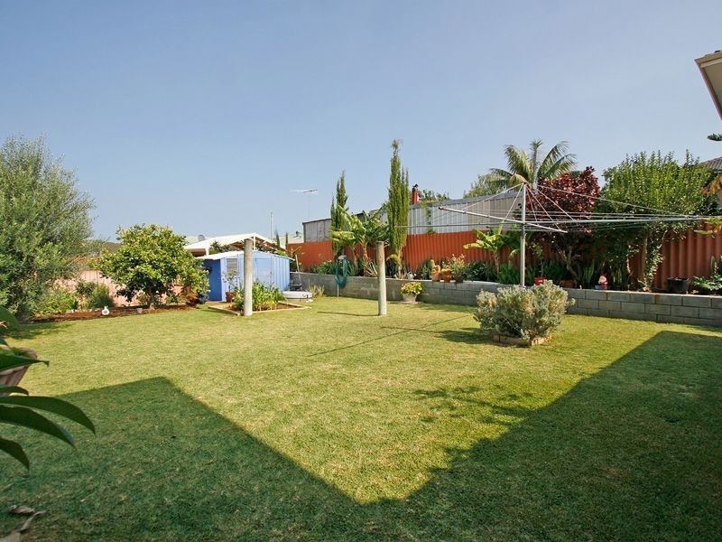 33 Hamilton Road, Hamilton Hill WA 6163