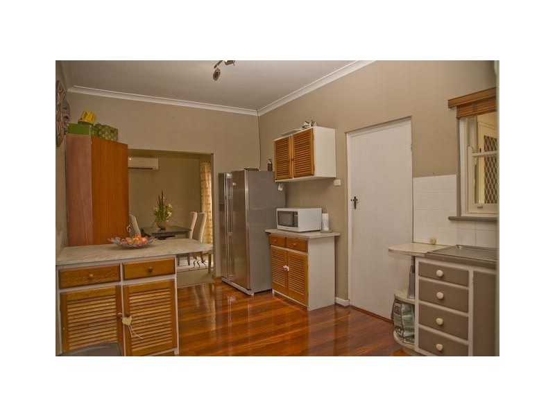 34 North Lake Road, Alfred Cove WA 6154