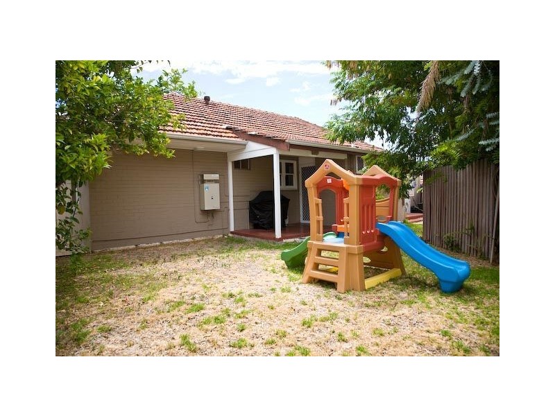 34 North Lake Road, Alfred Cove WA 6154