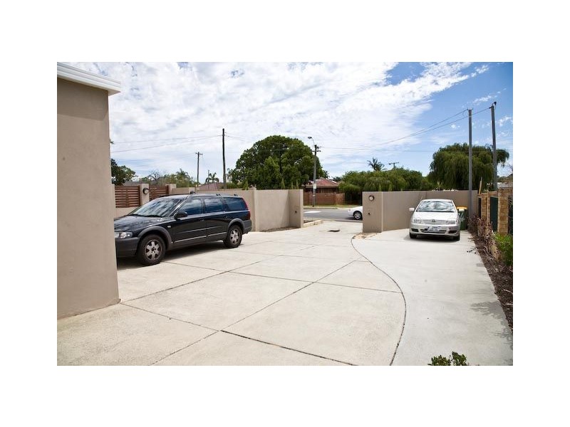 34 North Lake Road, Alfred Cove WA 6154