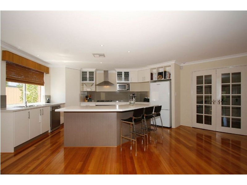 11 Leeuwin Vista, Munster WA 6166