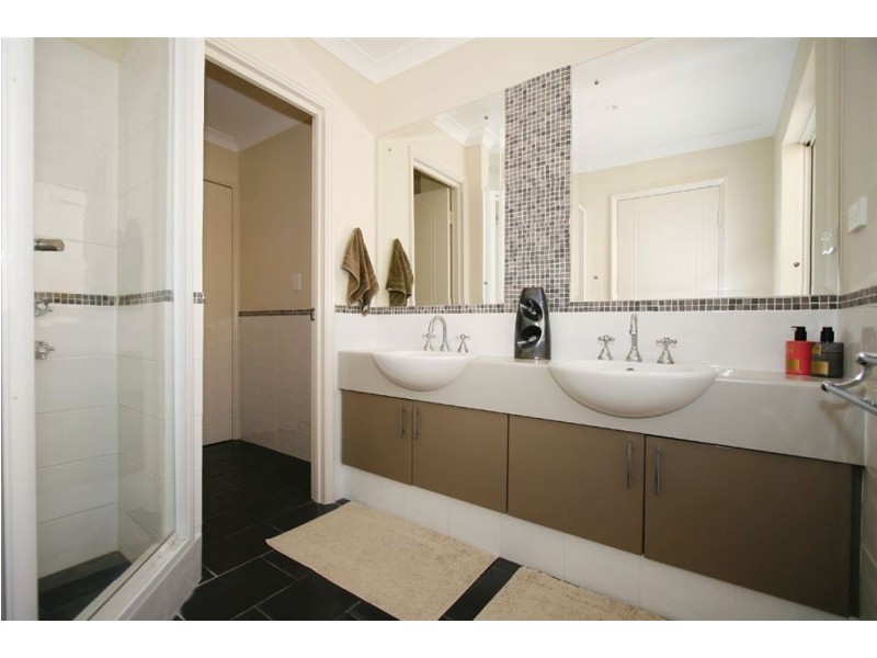 11 Leeuwin Vista, Munster WA 6166