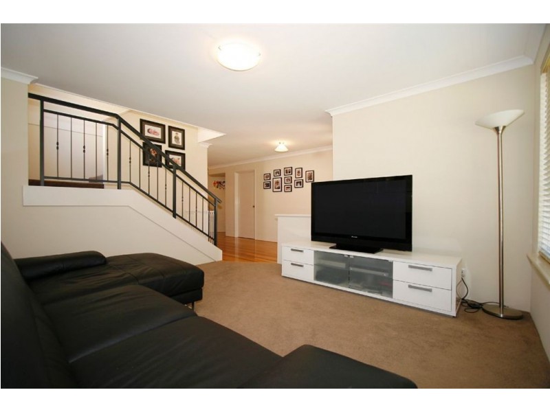 11 Leeuwin Vista, Munster WA 6166