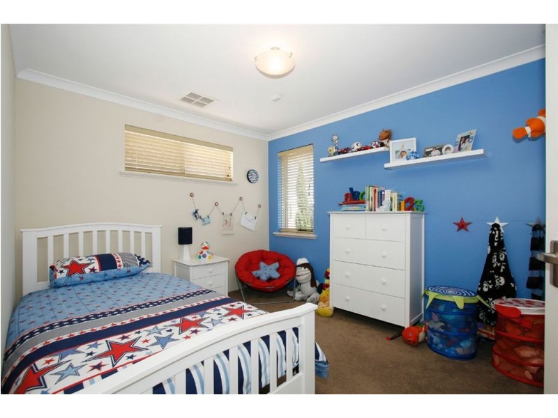 11 Leeuwin Vista, Munster WA 6166