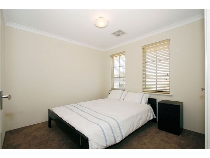 11 Leeuwin Vista, Munster WA 6166