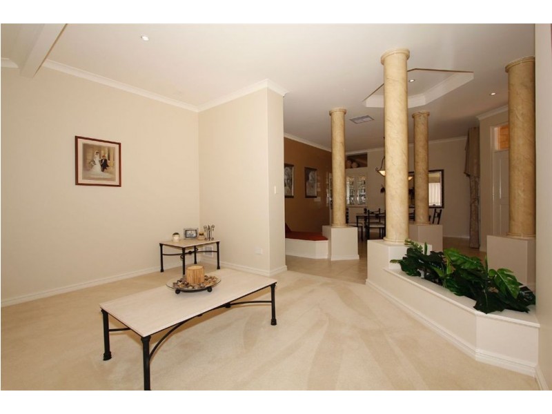 34 Deller Drive, Bibra Lake WA 6163