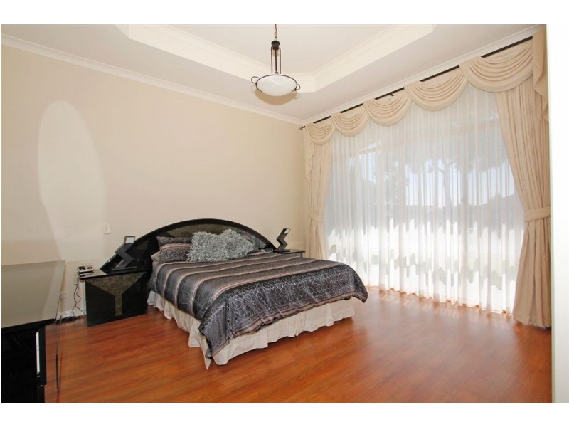 34 Deller Drive, Bibra Lake WA 6163