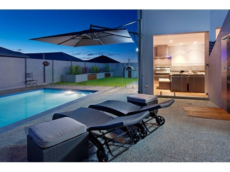 39 Newark Turn, North Coogee WA 6163