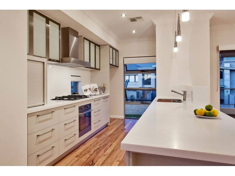 39 Newark Turn, North Coogee WA 6163