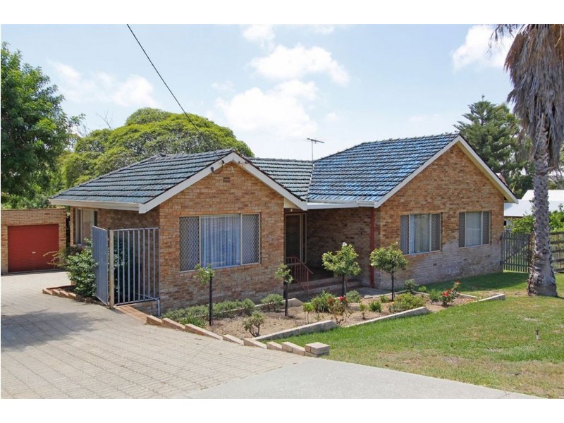 104 Clontarf Road, Hamilton Hill WA 6163