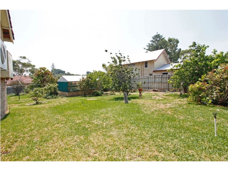 104 Clontarf Road, Hamilton Hill WA 6163