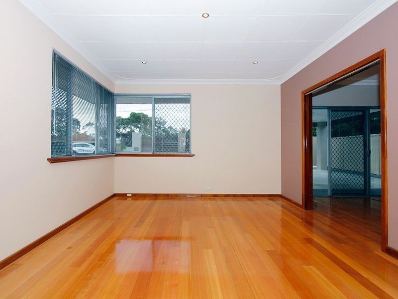 1/9 Bardolph Road, Spearwood WA 6163