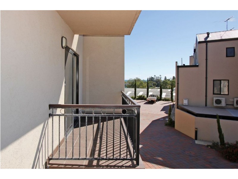 4/7 Bellion Drive, Hamilton Hill WA 6163